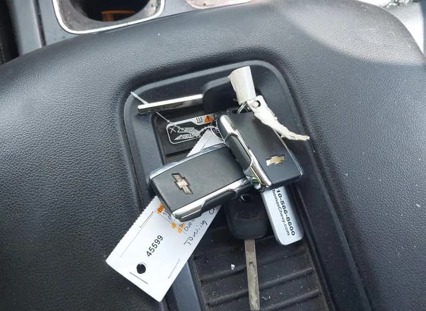 2018 CHEVROLET Silverado Used VIN 1GC1KWEY6JF215347 – photo 13 2018 CHEVROLET Silverado Used VIN 1GC1KWEY6JF215347 – photo 13