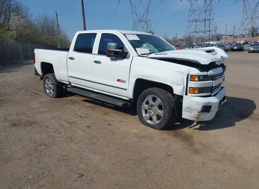 2018 CHEVROLET Silverado Used VIN 1GC1KWEY6JF215347 – photo 17 2018 CHEVROLET Silverado Used VIN 1GC1KWEY6JF215347 – photo 17