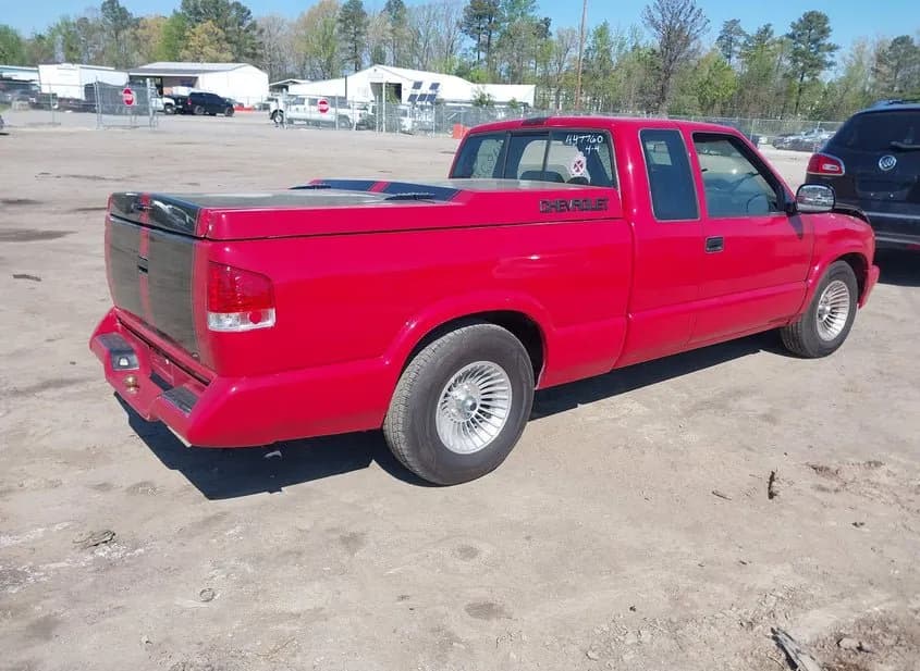 1997 CHEVROLET S-10 Pickup Used VIN 1GCCS19X0VK124746 – dashboard 1997 CHEVROLET S-10 Pickup Used VIN 1GCCS19X0VK124746 – dashboard