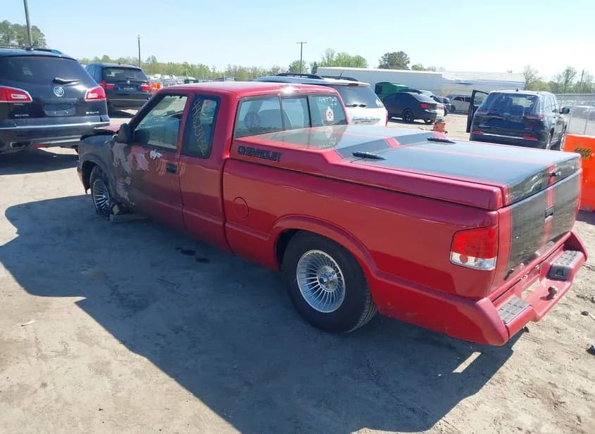 1997 CHEVROLET S-10 Pickup Used VIN 1GCCS19X0VK124746 – photo 11 1997 CHEVROLET S-10 Pickup Used VIN 1GCCS19X0VK124746 – photo 11