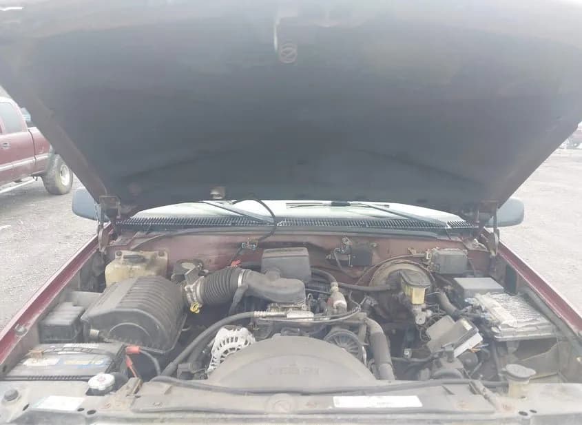 1998 CHEVROLET GMT-400 Used VIN 1GCEK19R9WE147226 – trunk area 1998 CHEVROLET GMT-400 Used VIN 1GCEK19R9WE147226 – trunk area