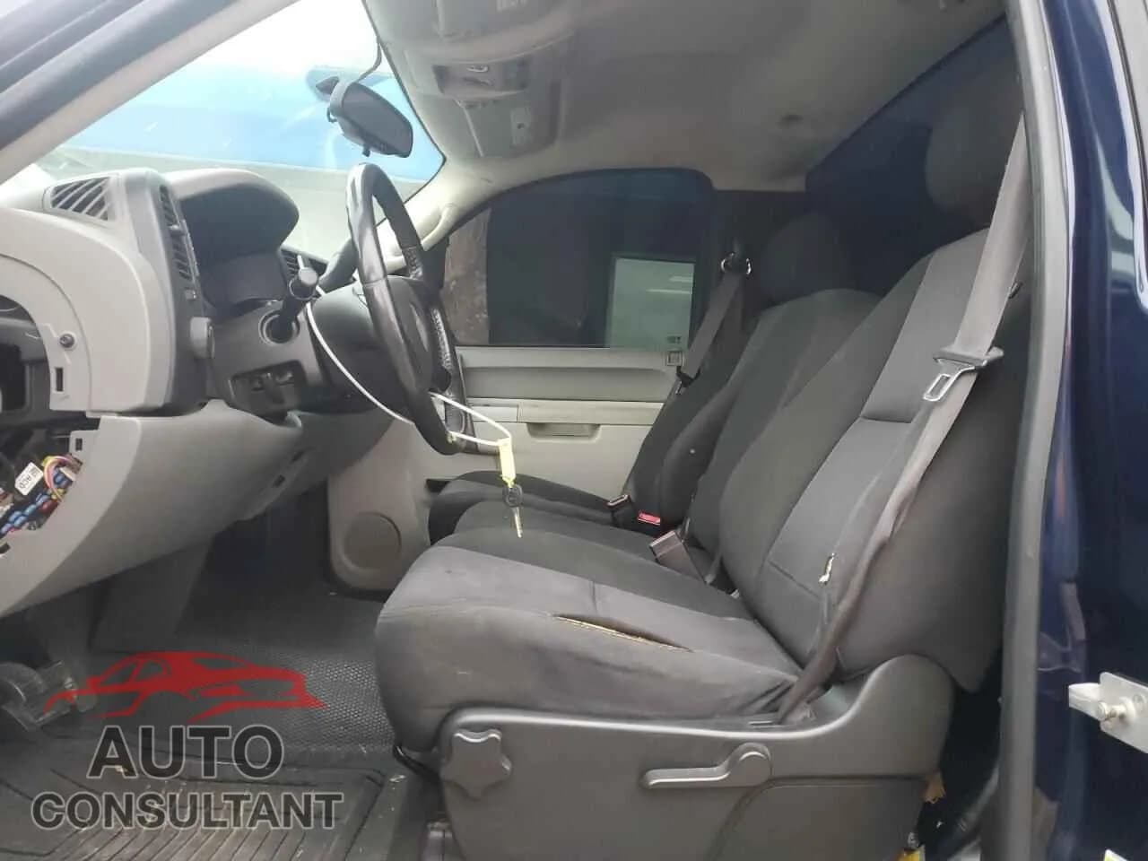 2010 CHEVROLET ALL Models Damaged VIN 1GCPCPEAXAZ257695 – exterior detail 2010 CHEVROLET ALL Models Damaged VIN 1GCPCPEAXAZ257695 – exterior detail