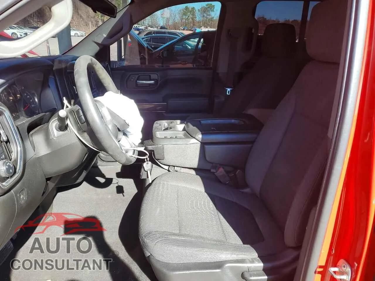 2020 CHEVROLET ALL Models Damaged VIN 1GCPWCED1LZ271028 – exterior detail 2020 CHEVROLET ALL Models Damaged VIN 1GCPWCED1LZ271028 – exterior detail