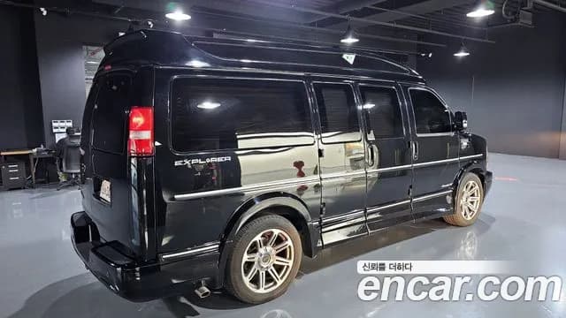 2018 Chevrolet Express Van 6.0 Sold VIN 1GCWGAFG9J1289830 – exterior detail 2018 Chevrolet Express Van 6.0 Sold VIN 1GCWGAFG9J1289830 – exterior detail