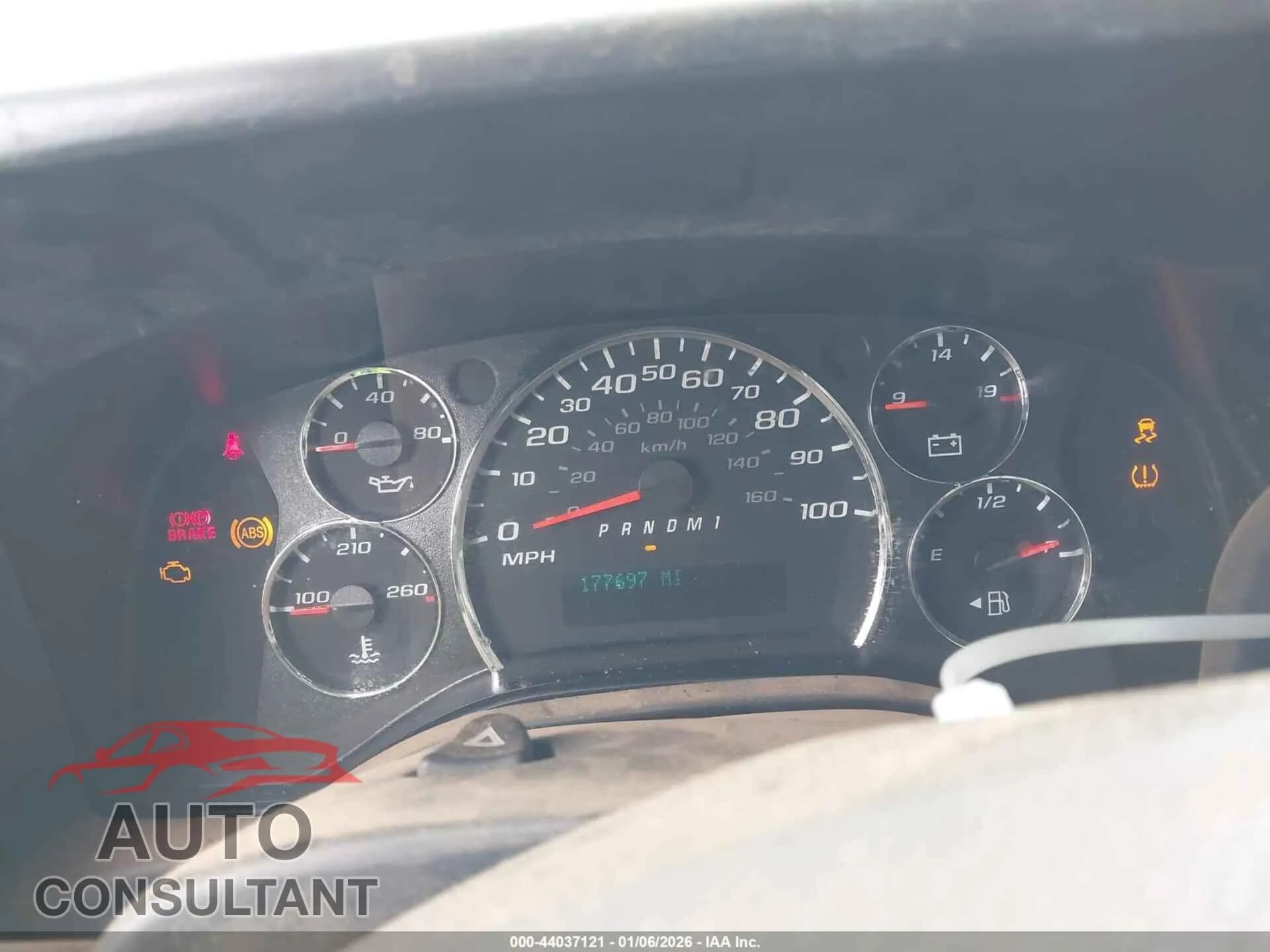 2014 CHEVROLET EXPRESS 2500 Damaged VIN 1GCWGFBA4E1209841 – exterior detail 2014 CHEVROLET EXPRESS 2500 Damaged VIN 1GCWGFBA4E1209841 – exterior detail