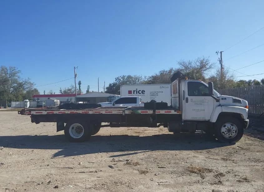 2005 GMC C7 Used VIN 1GDJ7C1C95F530431 – exterior detail 2005 GMC C7 Used VIN 1GDJ7C1C95F530431 – exterior detail