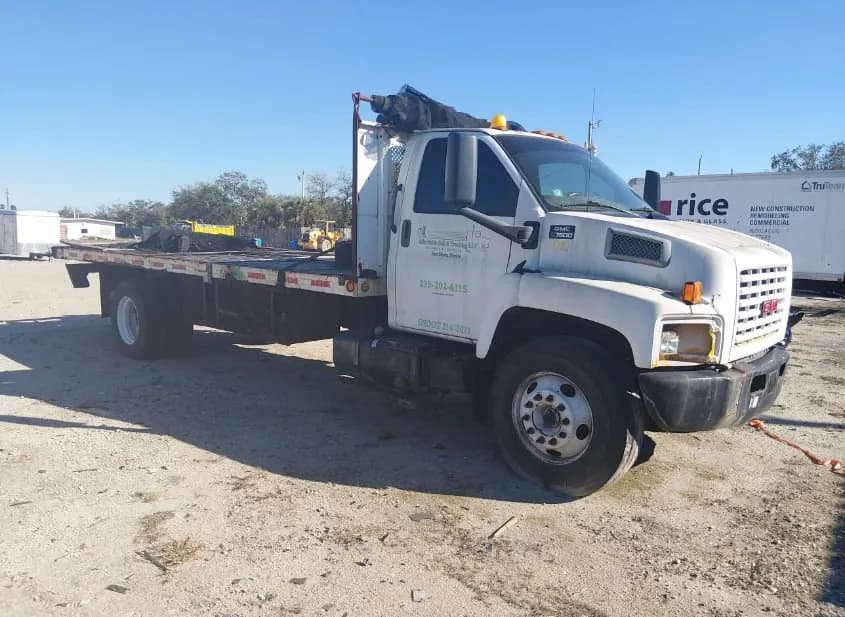 2005 GMC C7 Used VIN 1GDJ7C1C95F530431 – trunk area 2005 GMC C7 Used VIN 1GDJ7C1C95F530431 – trunk area