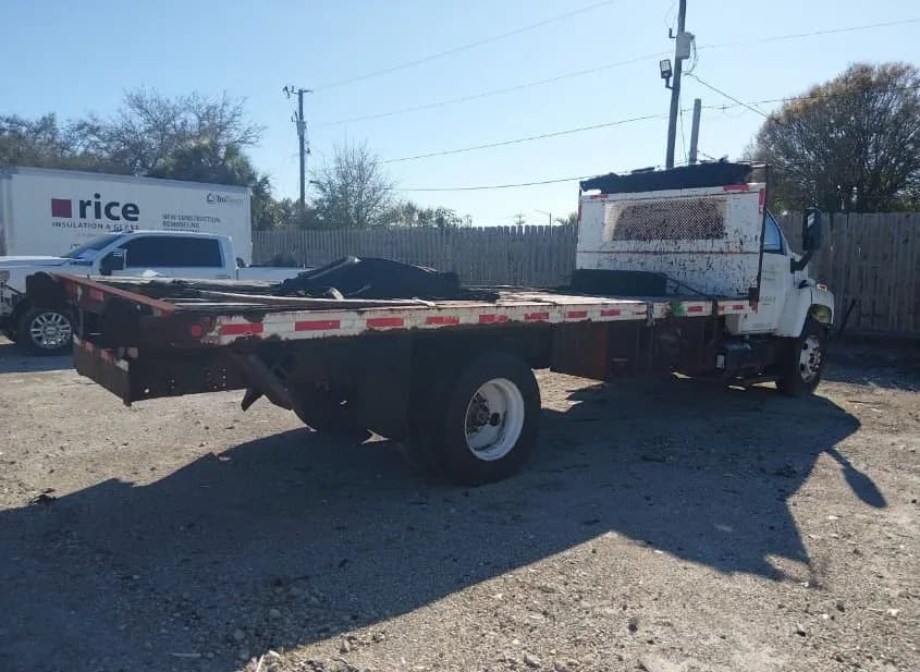 2005 GMC C7 Used VIN 1GDJ7C1C95F530431 – photo 14 2005 GMC C7 Used VIN 1GDJ7C1C95F530431 – photo 14
