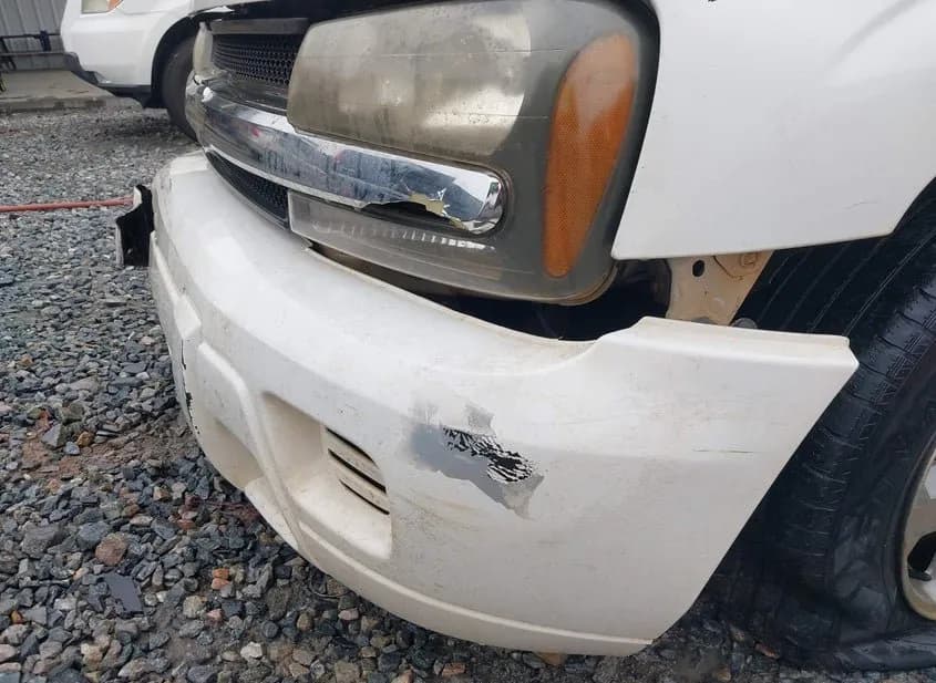 2004 CHEVROLET Trailblazer Used VIN 1GNDS13S342224475 – undercarriage 2004 CHEVROLET Trailblazer Used VIN 1GNDS13S342224475 – undercarriage