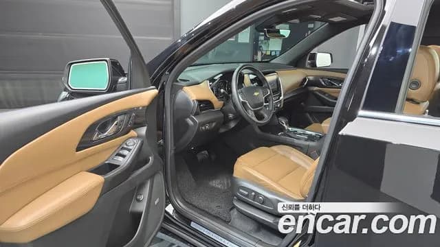 2023 Chevrolet Traverse 3.6 AWD Hi Country Sold VIN 1GNEV9KW4PJ119176 – exterior detail 2023 Chevrolet Traverse 3.6 AWD Hi Country Sold VIN 1GNEV9KW4PJ119176 – exterior detail