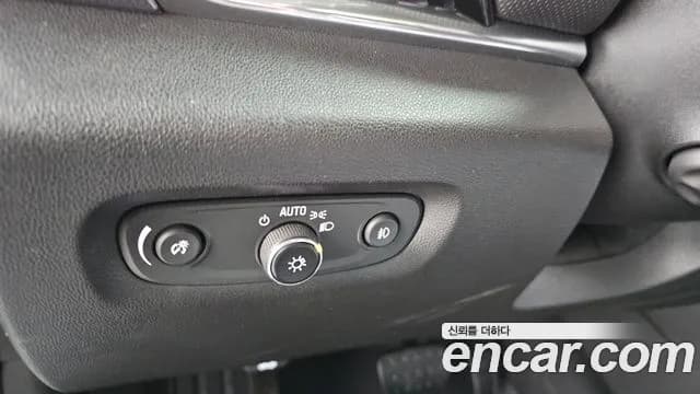 2020 Chevrolet Traverse 3.6 AWD Redline Sold VIN 1GNEV9KW7LJ245168 – exterior detail 2020 Chevrolet Traverse 3.6 AWD Redline Sold VIN 1GNEV9KW7LJ245168 – exterior detail