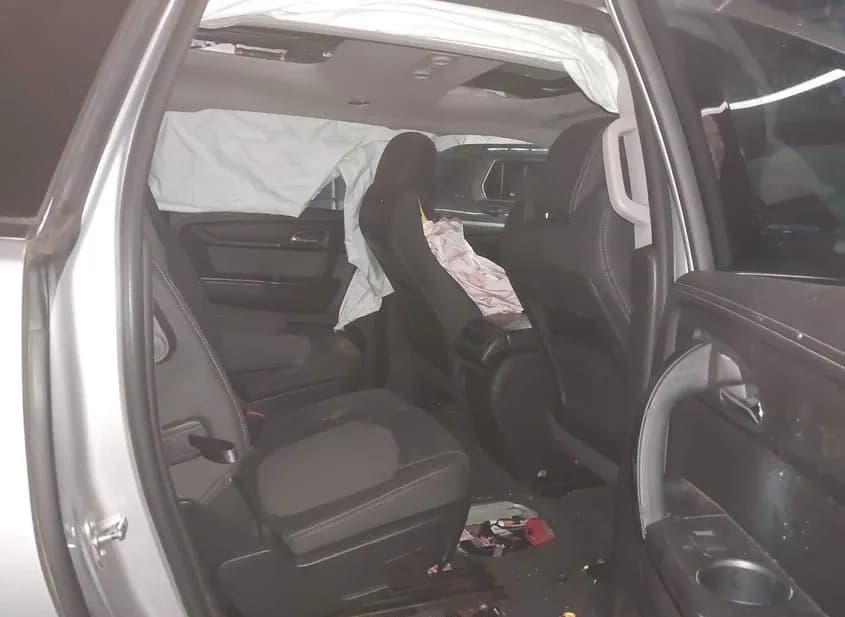 2013 CHEVROLET Traverse Used VIN 1GNKVJKDXDJ241264 – exterior detail 2013 CHEVROLET Traverse Used VIN 1GNKVJKDXDJ241264 – exterior detail