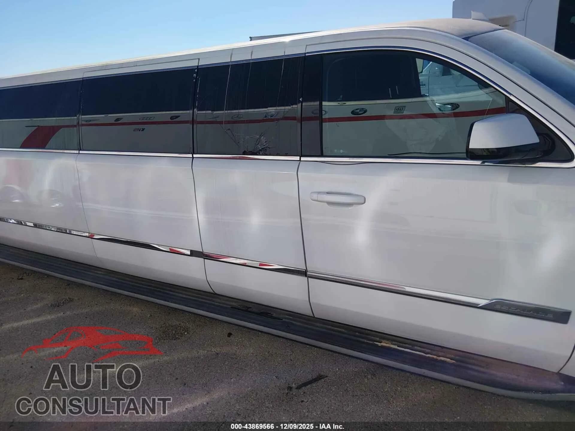 2016 CHEVROLET SUBURBAN Damaged VIN 1GNSCGKC6GR395055 – photo 13 2016 CHEVROLET SUBURBAN Damaged VIN 1GNSCGKC6GR395055 – photo 13