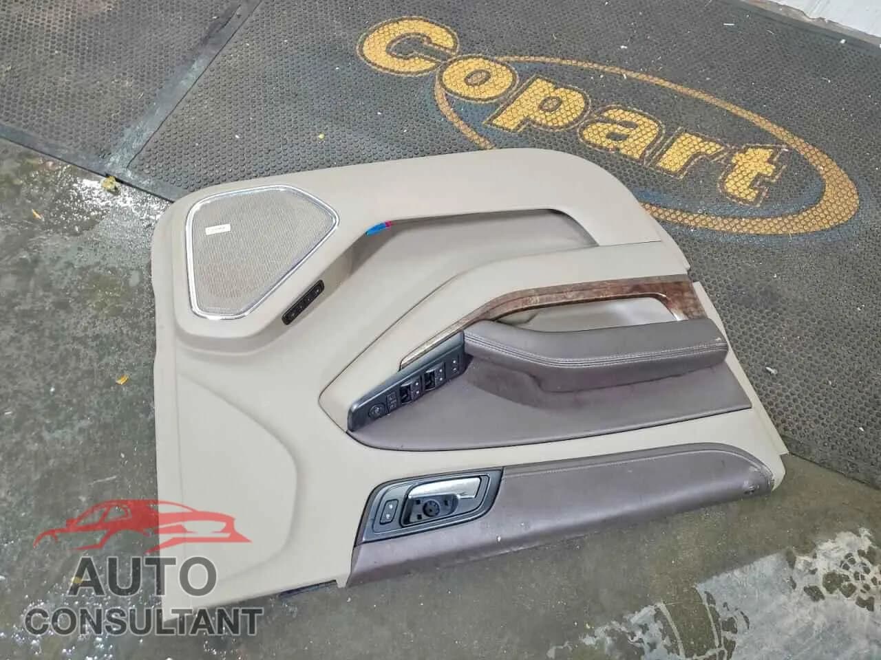 2017 CHEVROLET SUBURBAN Damaged VIN 1GNSCHKC6HR309203 – photo 13 2017 CHEVROLET SUBURBAN Damaged VIN 1GNSCHKC6HR309203 – photo 13