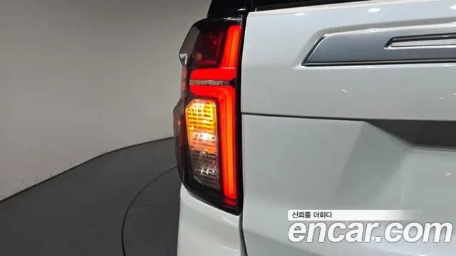 2022 Chevrolet Tahoe 6.2 Dark Knight 4WD Sold VIN 1GNSK8KL0NR275516 – engine bay 2022 Chevrolet Tahoe 6.2 Dark Knight 4WD Sold VIN 1GNSK8KL0NR275516 – engine bay