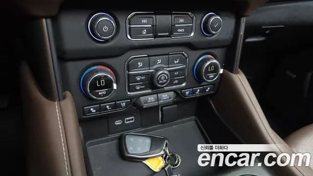 2022 Chevrolet Tahoe 6.2 Dark Knight 4WD Sold VIN 1GNSK8KL0NR275516 – photo 11 2022 Chevrolet Tahoe 6.2 Dark Knight 4WD Sold VIN 1GNSK8KL0NR275516 – photo 11