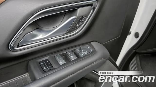 2022 Chevrolet Tahoe 6.2 Dark Knight 4WD Sold VIN 1GNSK8KLXNR282375 – trunk area 2022 Chevrolet Tahoe 6.2 Dark Knight 4WD Sold VIN 1GNSK8KLXNR282375 – trunk area