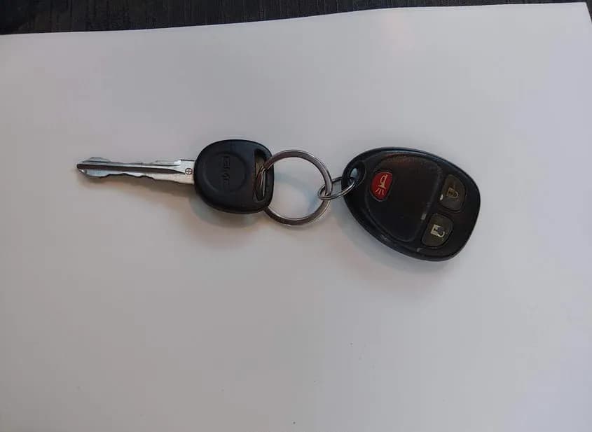 2011 GMC SIERRA Used VIN 1GTR1UEA2BZ326684 – undercarriage 2011 GMC SIERRA Used VIN 1GTR1UEA2BZ326684 – undercarriage