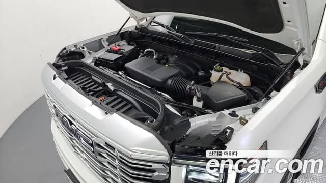 2023 GMC Sierra Denali-X Sold VIN 1GTUU9EL7PZ298677 – interior seats 2023 GMC Sierra Denali-X Sold VIN 1GTUU9EL7PZ298677 – interior seats