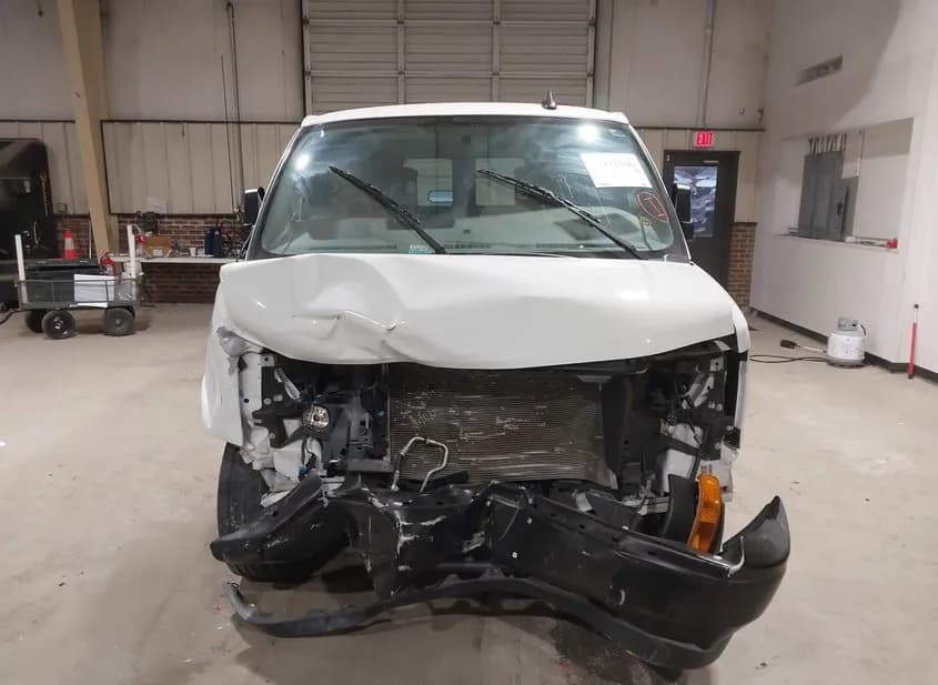 2024 GMC SAVANA Used VIN 1GTW7AF71R1187384 – side profile 2024 GMC SAVANA Used VIN 1GTW7AF71R1187384 – side profile