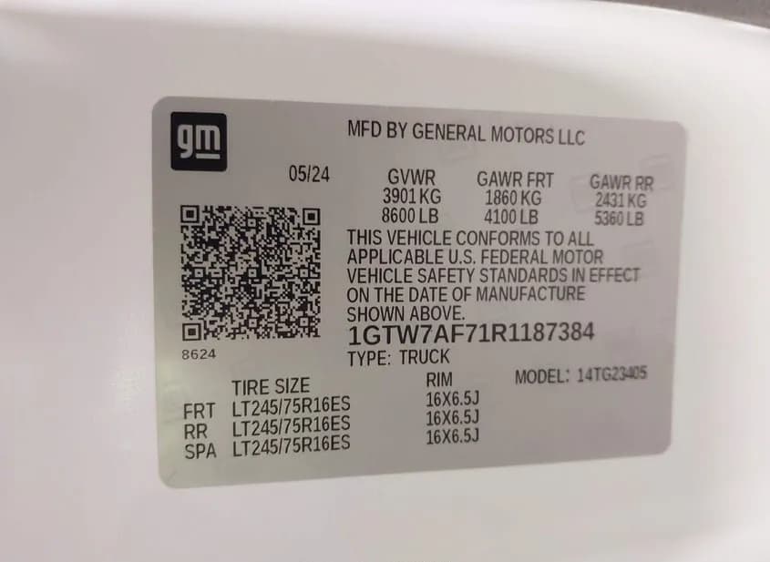 2024 GMC SAVANA Used VIN 1GTW7AF71R1187384 – engine bay 2024 GMC SAVANA Used VIN 1GTW7AF71R1187384 – engine bay