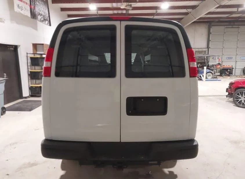 2024 GMC SAVANA Used VIN 1GTW7AF71R1187384 – exterior detail 2024 GMC SAVANA Used VIN 1GTW7AF71R1187384 – exterior detail