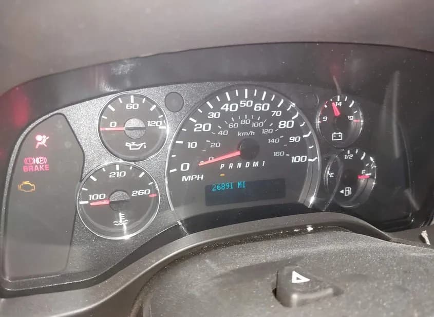 2024 GMC SAVANA Used VIN 1GTW7AF71R1187384 – trunk area 2024 GMC SAVANA Used VIN 1GTW7AF71R1187384 – trunk area