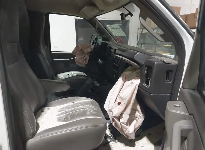 2024 GMC SAVANA Used VIN 1GTW7AF71R1187384 – photo 13 2024 GMC SAVANA Used VIN 1GTW7AF71R1187384 – photo 13