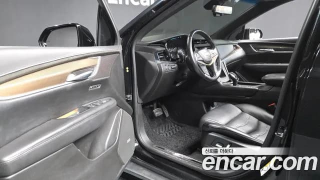 2019 Cadillac XT5 3.6 Platinum Sold VIN 1GYFN9RS3KZ122266 – interior seats 2019 Cadillac XT5 3.6 Platinum Sold VIN 1GYFN9RS3KZ122266 – interior seats