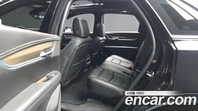 2019 Cadillac XT5 3.6 Platinum Sold VIN 1GYFN9RS3KZ122266 – trunk area 2019 Cadillac XT5 3.6 Platinum Sold VIN 1GYFN9RS3KZ122266 – trunk area