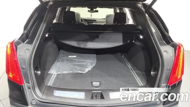 2018 Cadillac XT5 3.6 Platinum Sold VIN 1GYFN9RS4JZ117091 – interior seats 2018 Cadillac XT5 3.6 Platinum Sold VIN 1GYFN9RS4JZ117091 – interior seats