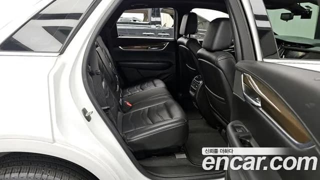 2017 Cadillac XT5 3.6 Platinum Sold VIN 1GYFN9RS9HZ173862 – exterior detail 2017 Cadillac XT5 3.6 Platinum Sold VIN 1GYFN9RS9HZ173862 – exterior detail