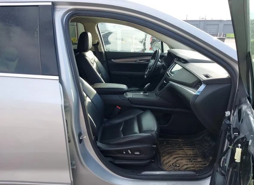 2017 CADILLAC XT5 Used VIN 1GYKNDRS6HZ212571 – rear exterior 2017 CADILLAC XT5 Used VIN 1GYKNDRS6HZ212571 – rear exterior