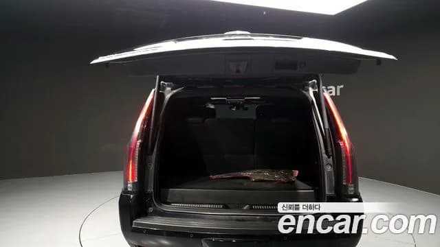 2019 Cadillac Escalade 6.2 Sold VIN 1GYS47KJ5KR351782 – interior seats 2019 Cadillac Escalade 6.2 Sold VIN 1GYS47KJ5KR351782 – interior seats