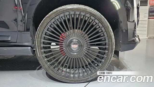 2022 Cadillac Escalade 5th Gen 6.2 Sold VIN 1GYS47KL8NR278879 – interior seats 2022 Cadillac Escalade 5th Gen 6.2 Sold VIN 1GYS47KL8NR278879 – interior seats