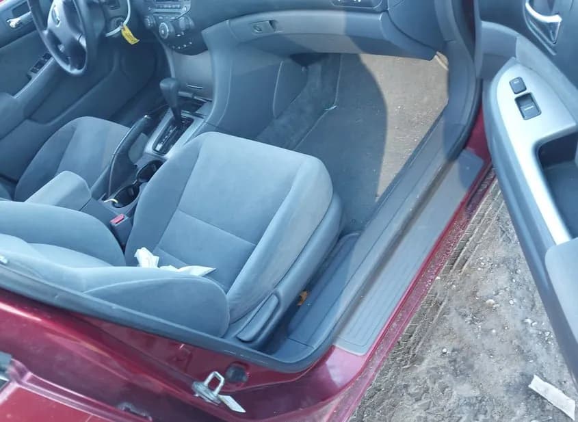 2003 HONDA Accord Used VIN 1HGCM56663A013605 – front exterior 2003 HONDA Accord Used VIN 1HGCM56663A013605 – front exterior