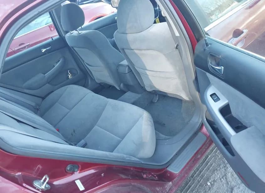 2003 HONDA Accord Used VIN 1HGCM56663A013605 – trunk area 2003 HONDA Accord Used VIN 1HGCM56663A013605 – trunk area