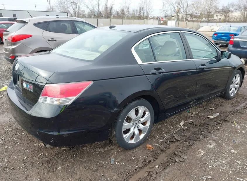 2010 HONDA Accord Used VIN 1HGCP2F81AA163089 – trunk area 2010 HONDA Accord Used VIN 1HGCP2F81AA163089 – trunk area