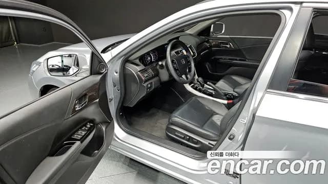 2017 Honda All-New Accord 2.4 Sold VIN 1HGCR2680HA512438 – engine bay 2017 Honda All-New Accord 2.4 Sold VIN 1HGCR2680HA512438 – engine bay