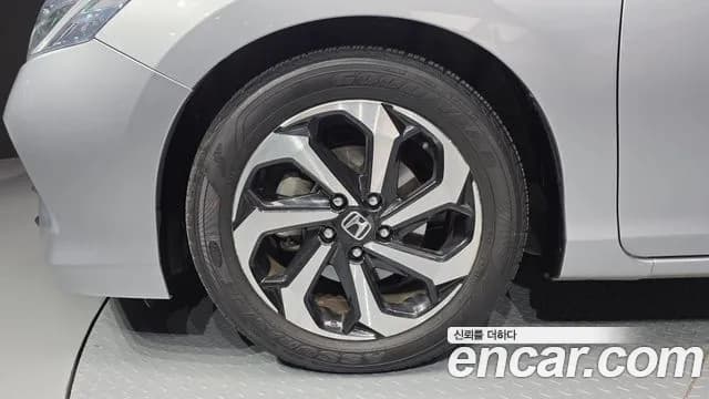 2017 Honda All-New Accord 2.4 Sold VIN 1HGCR2680HA512438 – exterior detail 2017 Honda All-New Accord 2.4 Sold VIN 1HGCR2680HA512438 – exterior detail
