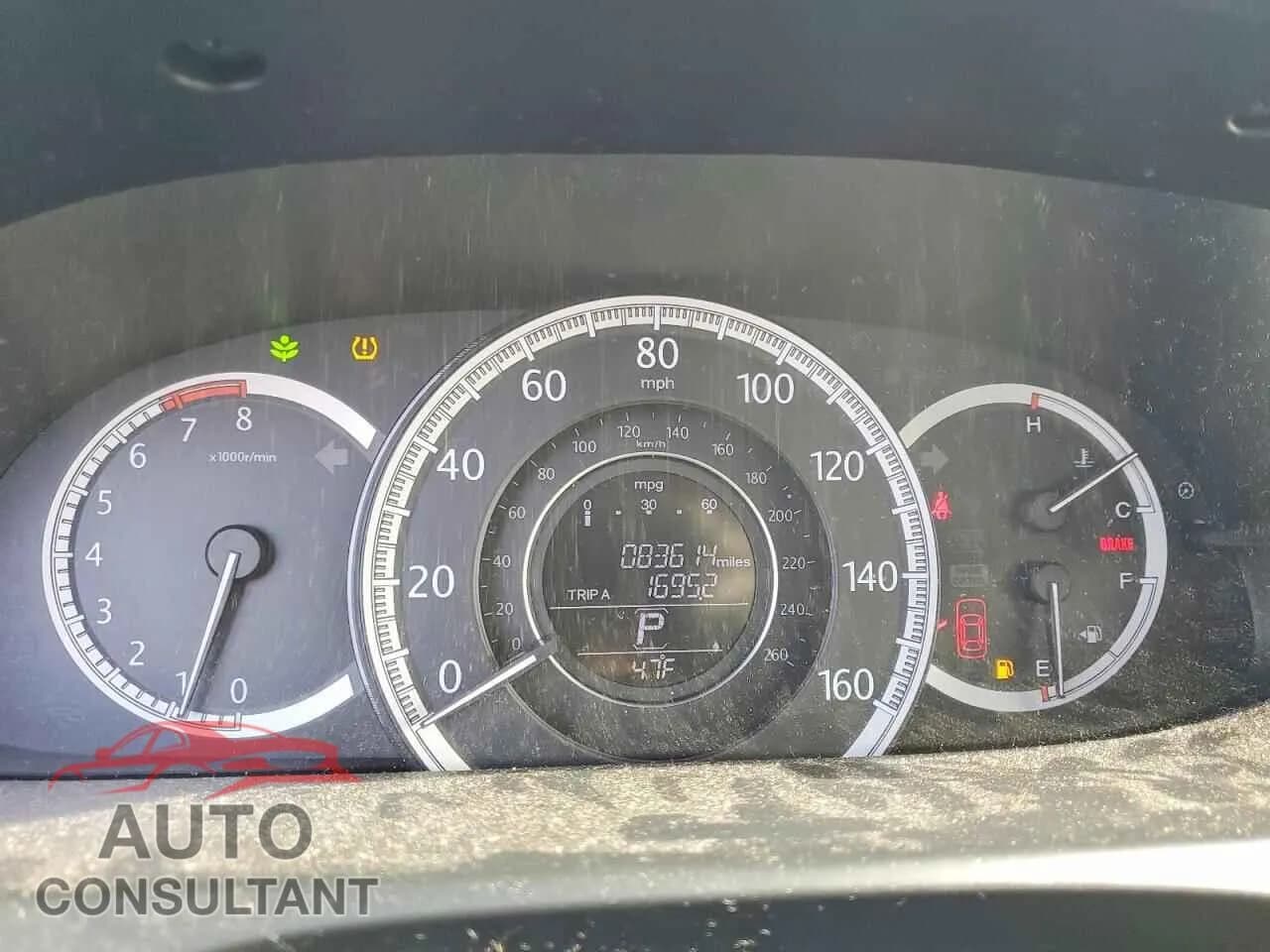 2014 HONDA ACCORD Damaged VIN 1HGCR2F38EA162154 – trunk area 2014 HONDA ACCORD Damaged VIN 1HGCR2F38EA162154 – trunk area