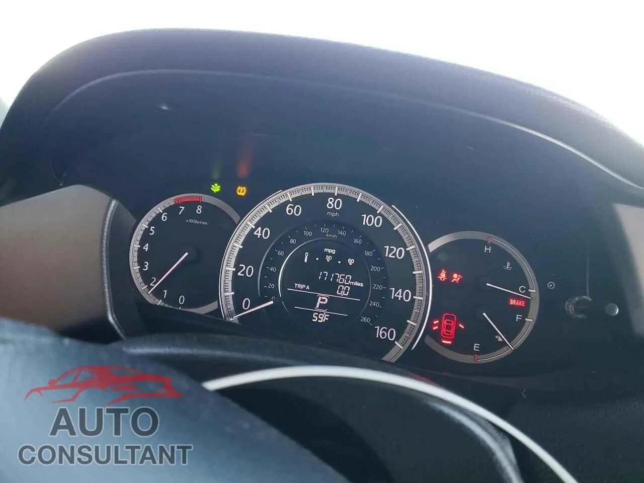 2015 HONDA ACCORD Damaged VIN 1HGCR2F38FA276088 – trunk area 2015 HONDA ACCORD Damaged VIN 1HGCR2F38FA276088 – trunk area