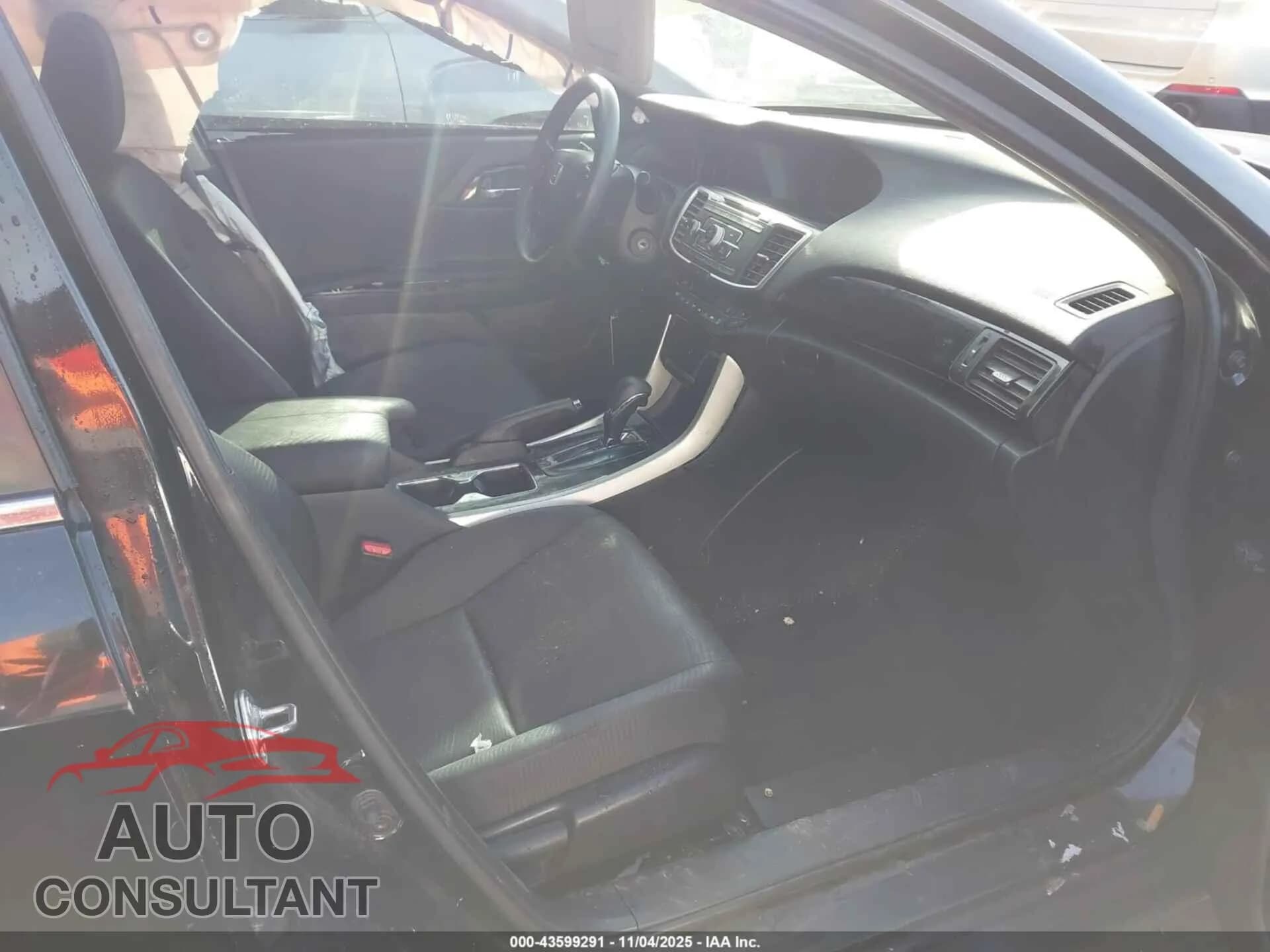 2016 HONDA ACCORD Damaged VIN 1HGCR2F38GA048366 – interior seats 2016 HONDA ACCORD Damaged VIN 1HGCR2F38GA048366 – interior seats