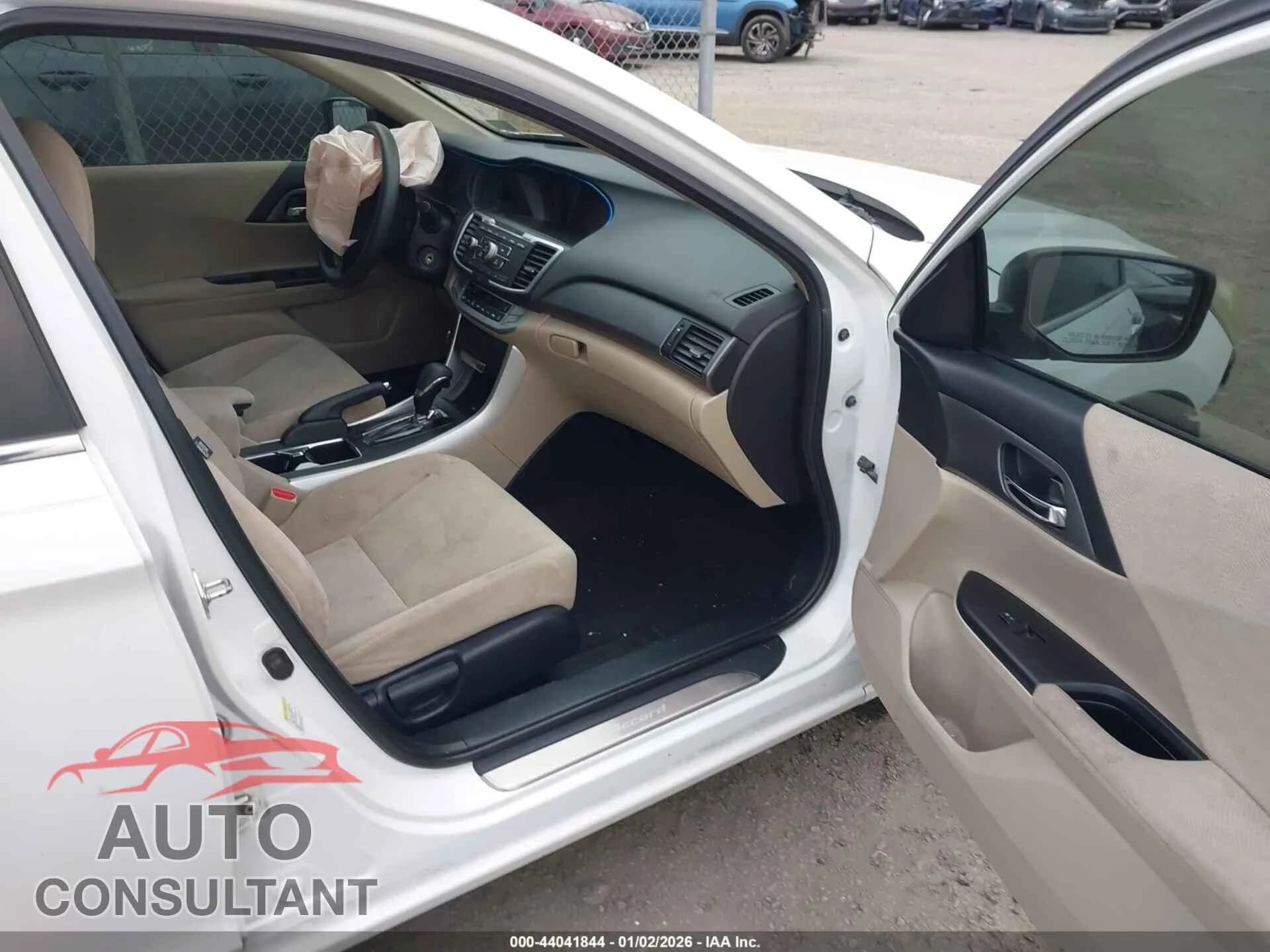 2013 HONDA ACCORD Damaged VIN 1HGCR2F3XDA103007 – interior seats 2013 HONDA ACCORD Damaged VIN 1HGCR2F3XDA103007 – interior seats