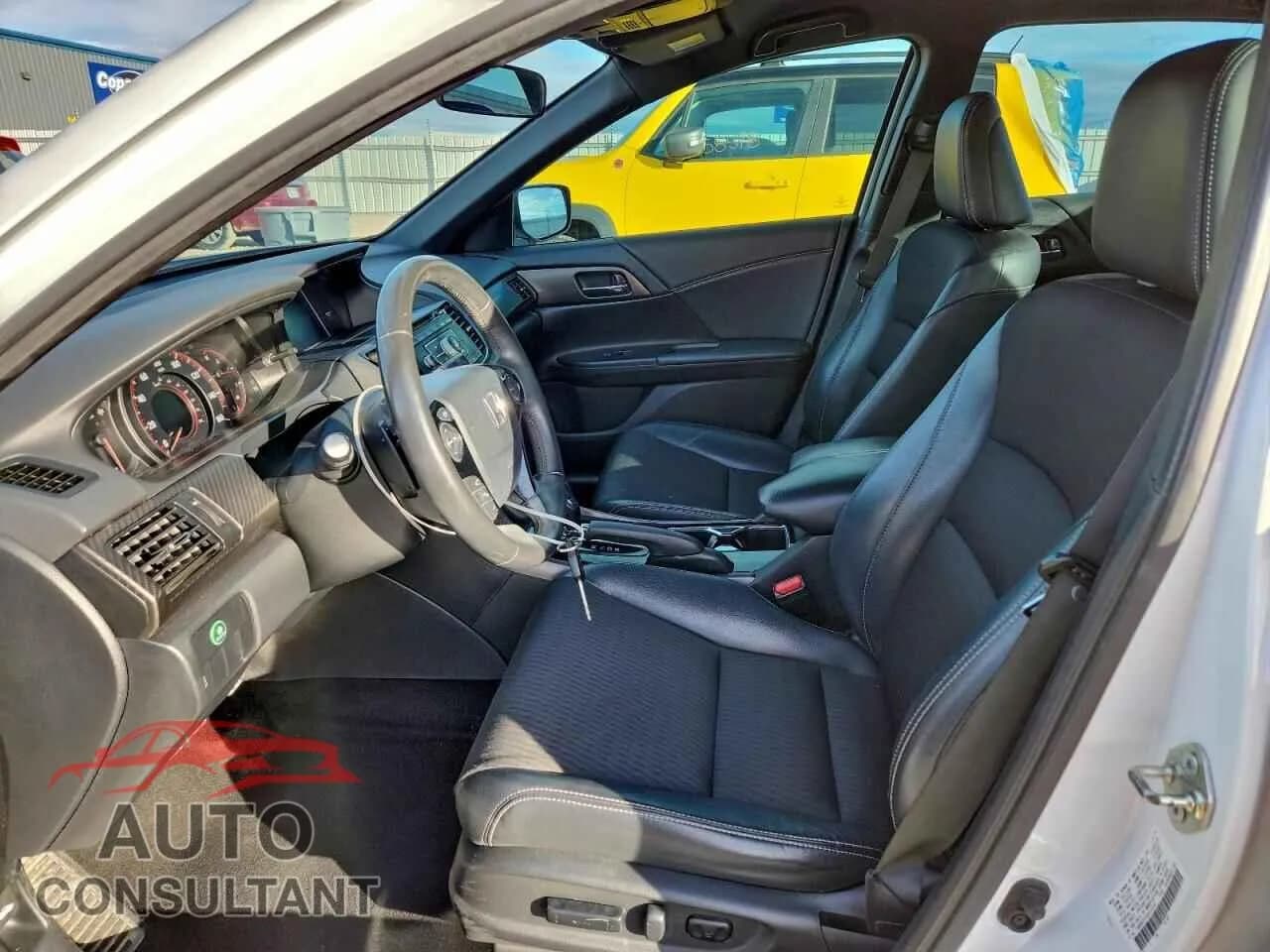 2016 HONDA ACCORD Damaged VIN 1HGCR2F58GA102041 – exterior detail 2016 HONDA ACCORD Damaged VIN 1HGCR2F58GA102041 – exterior detail