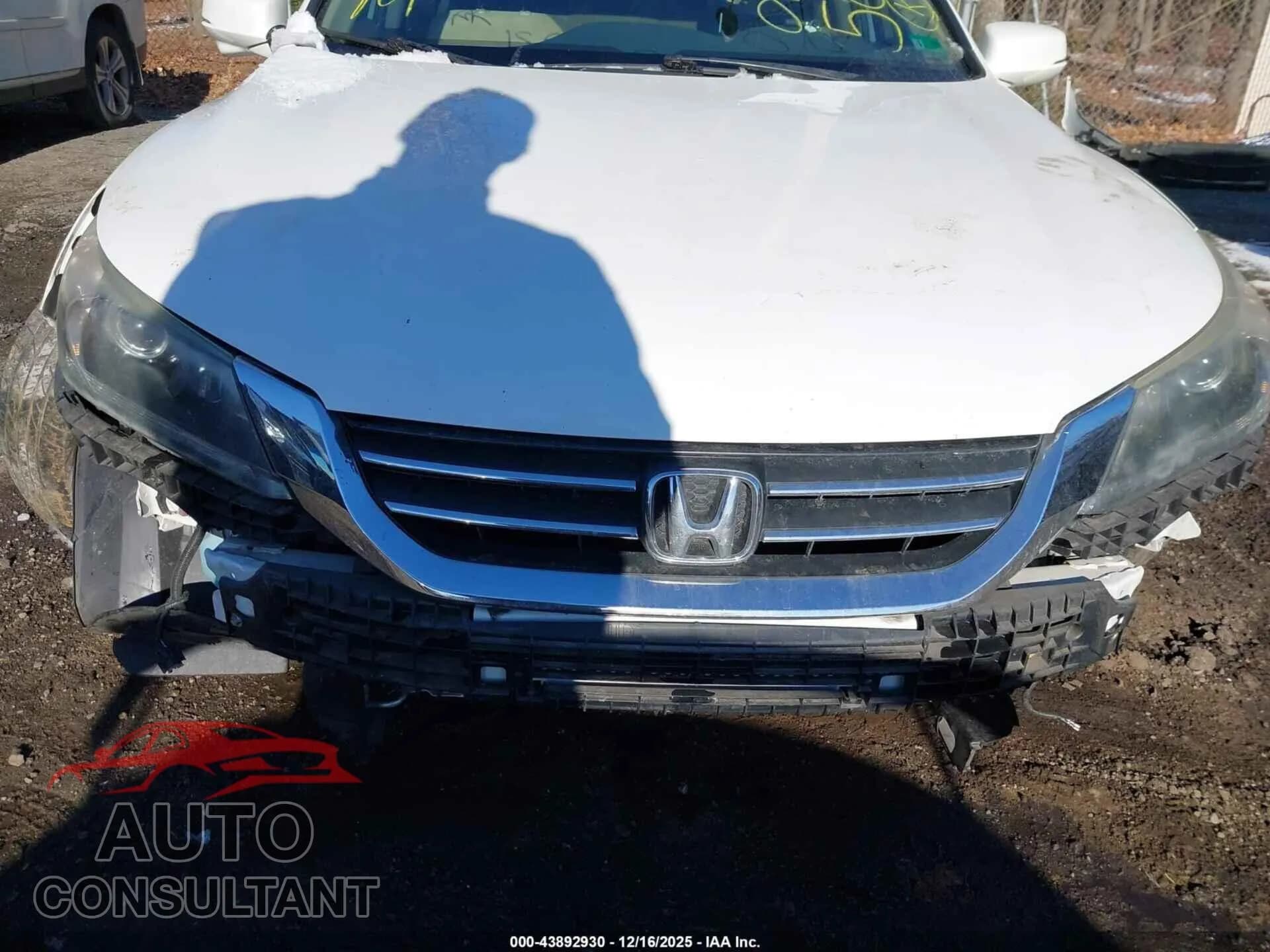 2015 HONDA ACCORD Damaged VIN 1HGCR2F77FA193268 – engine bay 2015 HONDA ACCORD Damaged VIN 1HGCR2F77FA193268 – engine bay