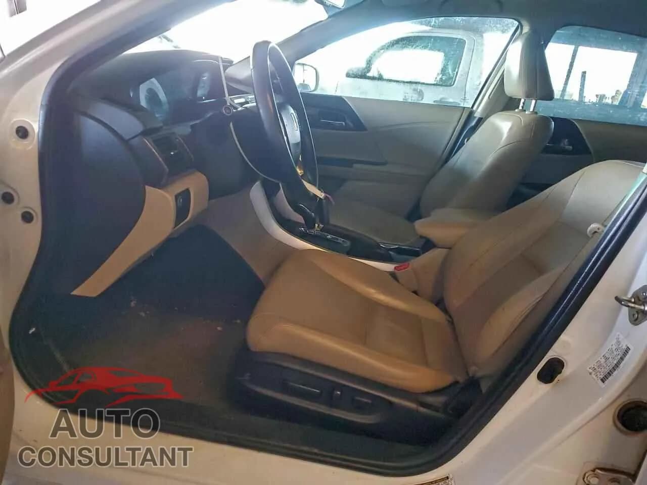 2017 HONDA ACCORD Damaged VIN 1HGCR2F83HA034078 – exterior detail 2017 HONDA ACCORD Damaged VIN 1HGCR2F83HA034078 – exterior detail