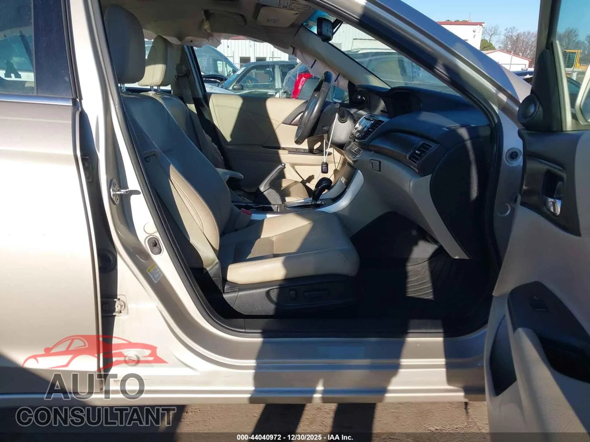 2014 HONDA ACCORD Damaged VIN 1HGCR3F81EA018141 – interior seats 2014 HONDA ACCORD Damaged VIN 1HGCR3F81EA018141 – interior seats