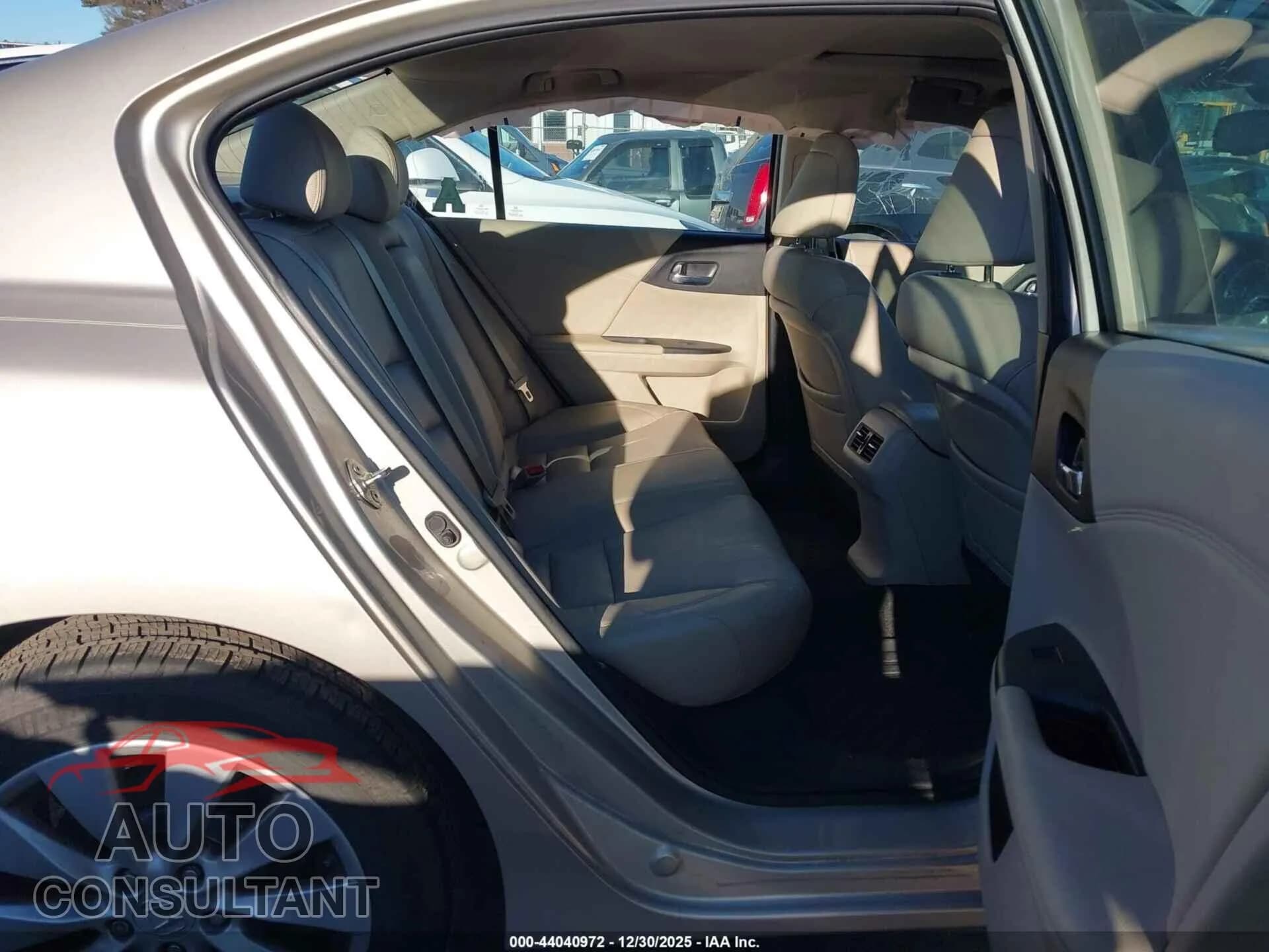 2014 HONDA ACCORD Damaged VIN 1HGCR3F81EA018141 – undercarriage 2014 HONDA ACCORD Damaged VIN 1HGCR3F81EA018141 – undercarriage