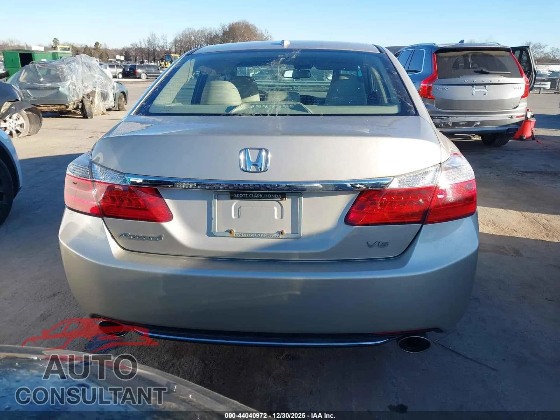2014 HONDA ACCORD Damaged VIN 1HGCR3F81EA018141 – photo 16 2014 HONDA ACCORD Damaged VIN 1HGCR3F81EA018141 – photo 16